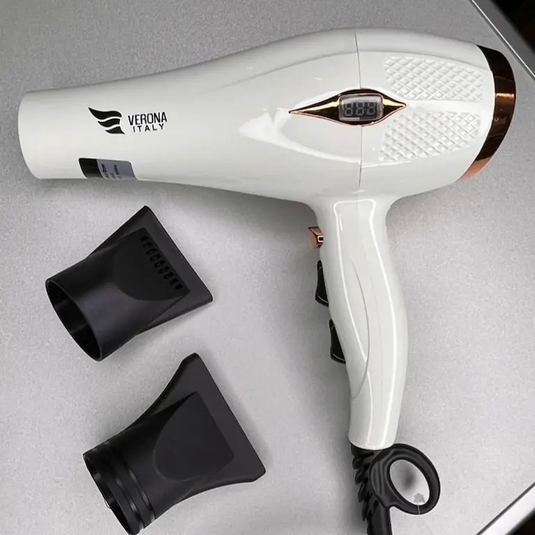 IMG 20240919 WA0001 خانه محصولات آرایشی و بهداشتی سشوار سشوار ورونا دیجیتالی سفید مدل | VERONA PVHD005W سشوار ورونا دیجیتالی سفید مدل | VERONA PVHD005W 0 تومان ✔️ وارداتی ✔️ شرکت : ورونا ایتالیا Verona Italy ✔️ نشانگر : دیجیتال ✔️ رنگ : سفید ✔️ 24 ماه گارانتی معتبر شرکتی در سراسر ایران